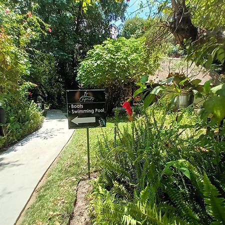 קטימה מולילו Caprivi River Lodge מראה חיצוני תמונה