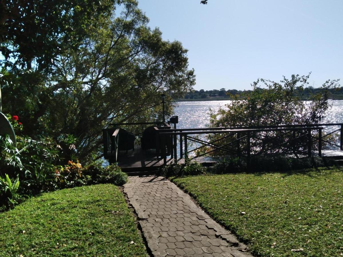 קטימה מולילו Caprivi River Lodge מראה חיצוני תמונה