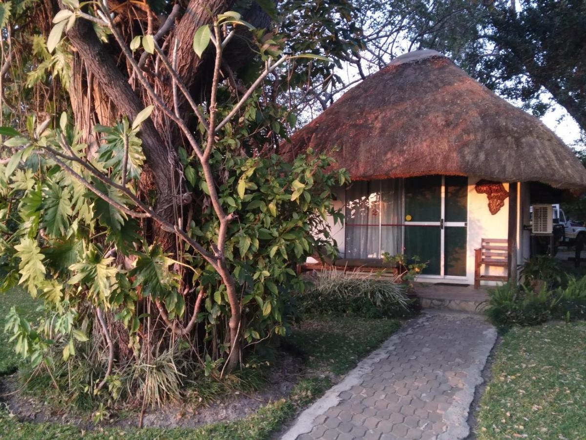 קטימה מולילו Caprivi River Lodge מראה חיצוני תמונה